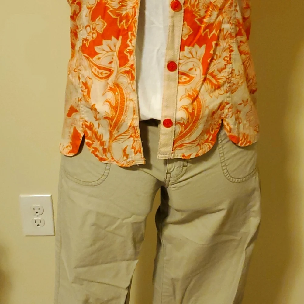 Gorgeous orange button up top, pictures do not do it justice. - Picture 3 of 6